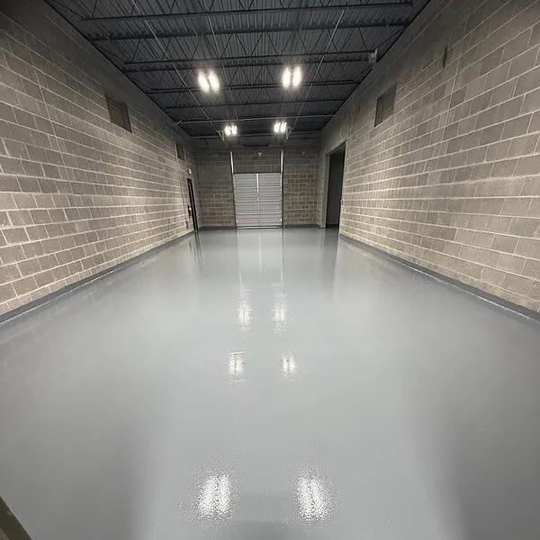 Industrial Corridor, Light Gray Gloss &mdash; solid colour, high-gloss floor coating
