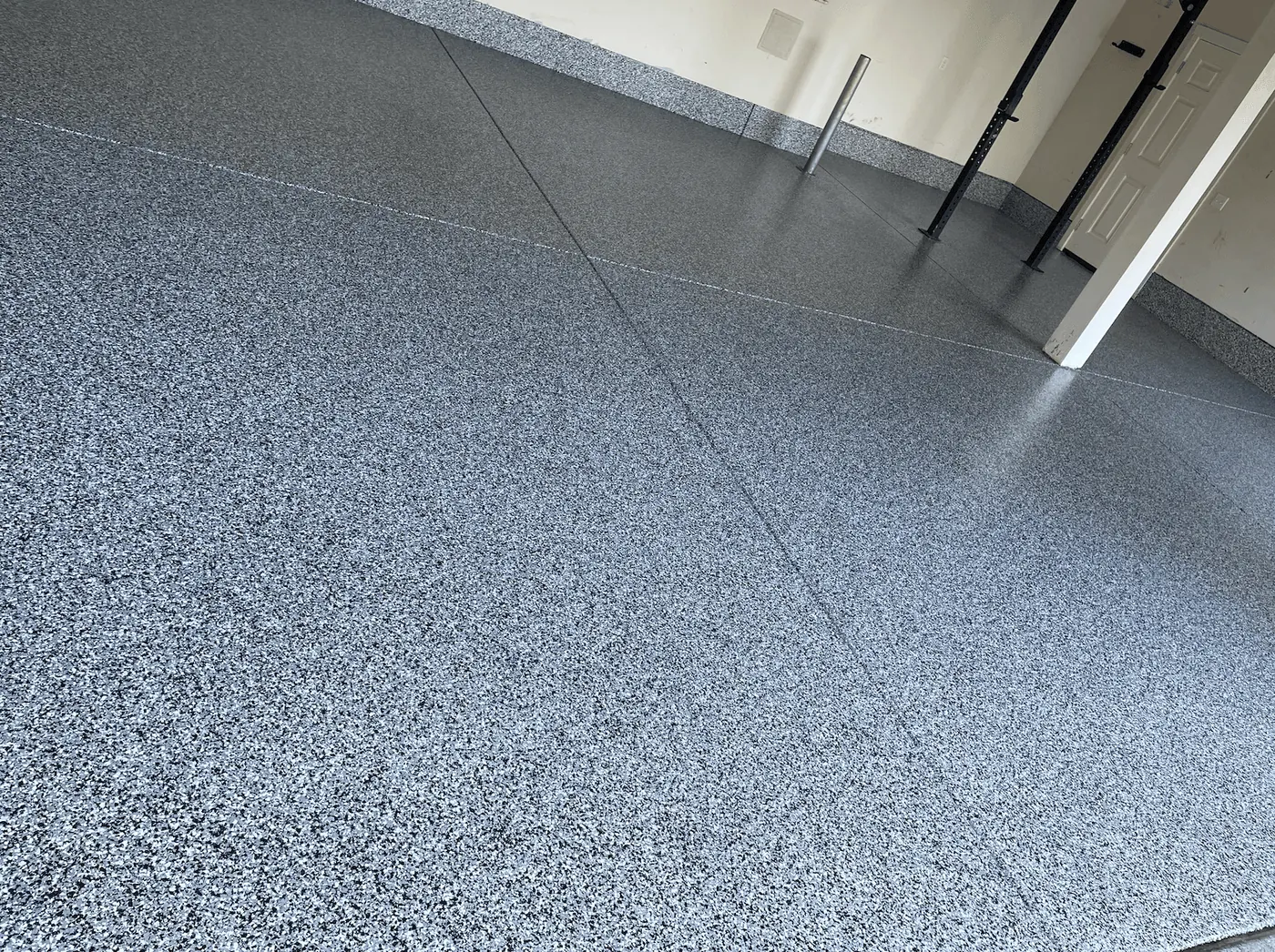 Flake Detail, Blue Granite &mdash; close-up of a full-broadcast flake floor