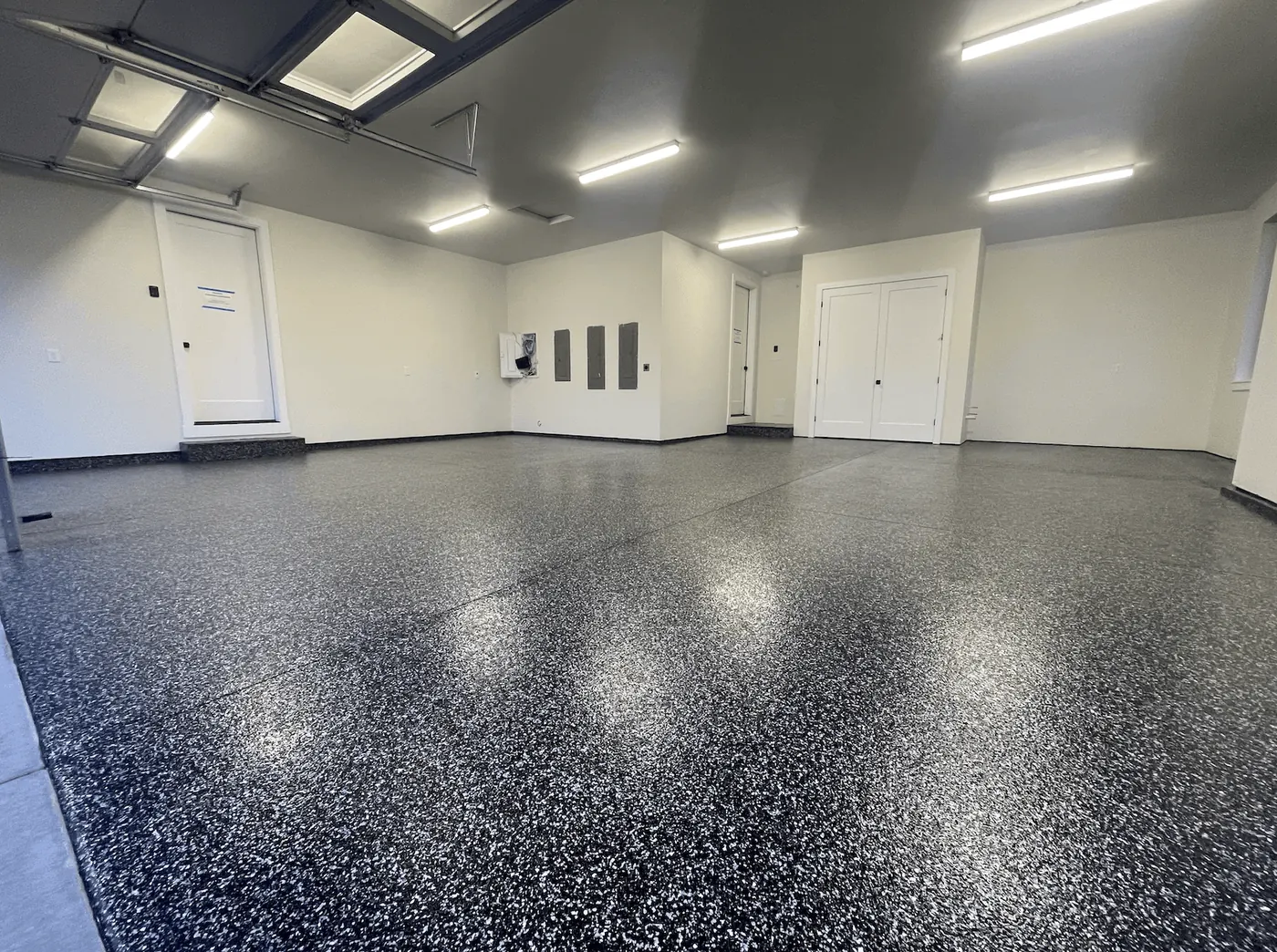 Residential Garage, Onyx Flake &mdash; full-broadcast flake floor coating