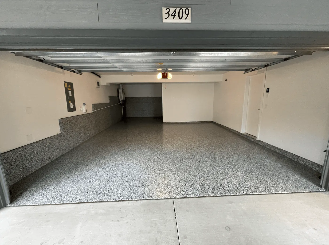 Residential Garage, Pewter Flake &mdash; full-broadcast flake floor coating
