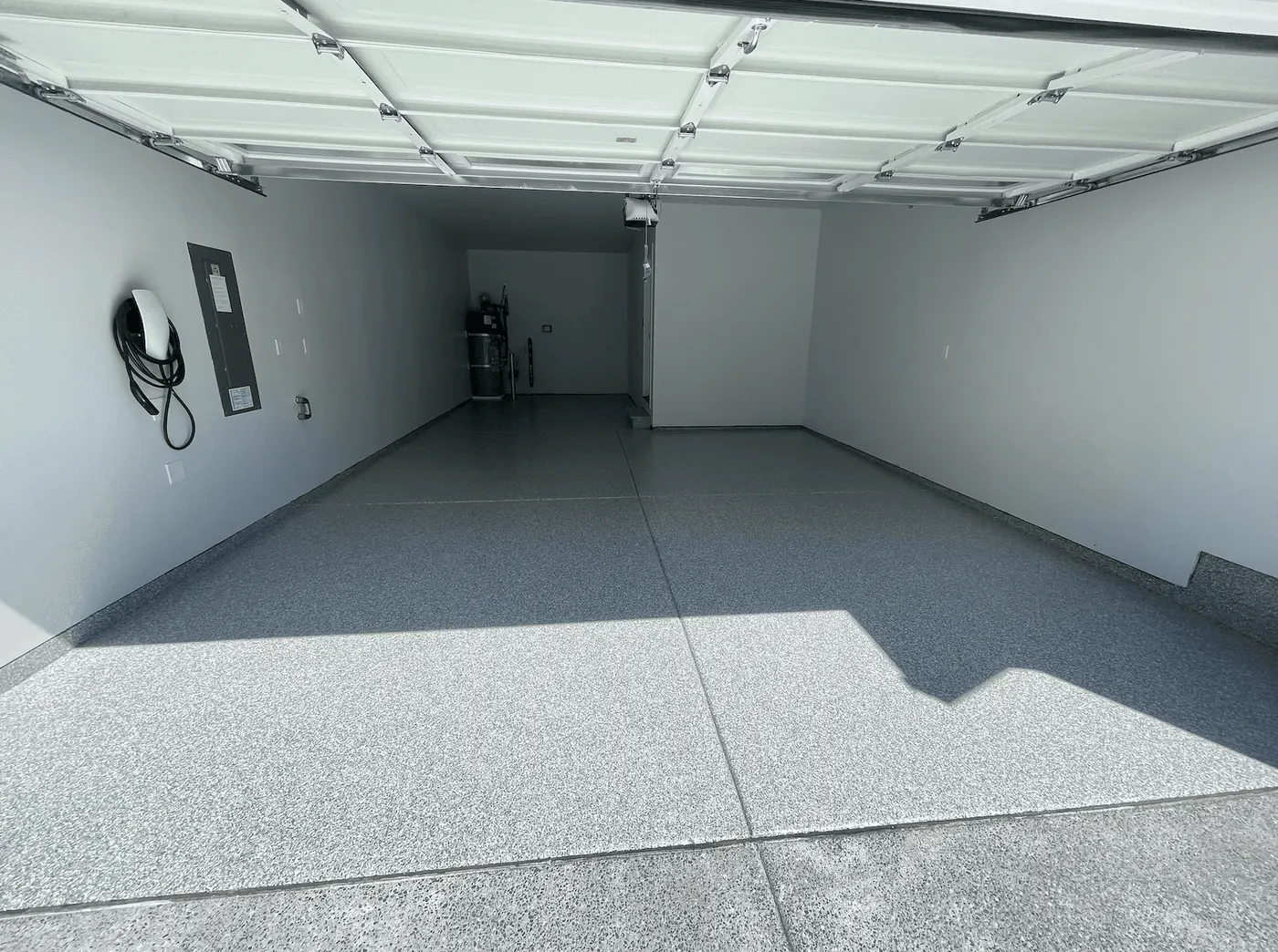 Residential Garage, Platinum Flake &mdash; full-broadcast flake floor coating