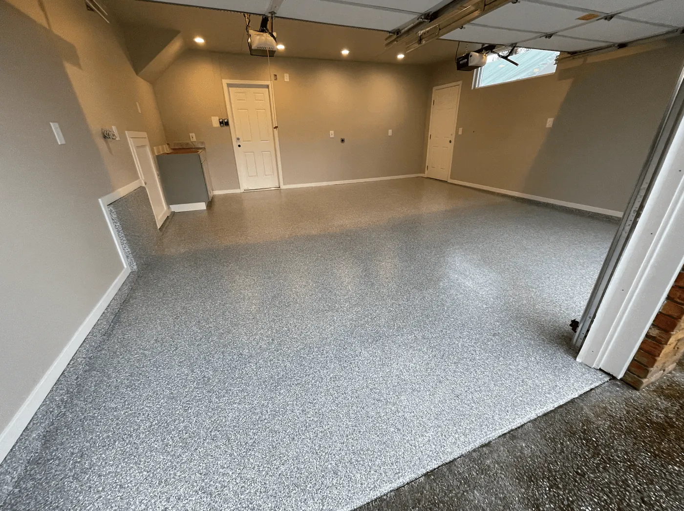 Residential Garage, Silver Granite Flake &mdash; full-broadcast flake floor coating