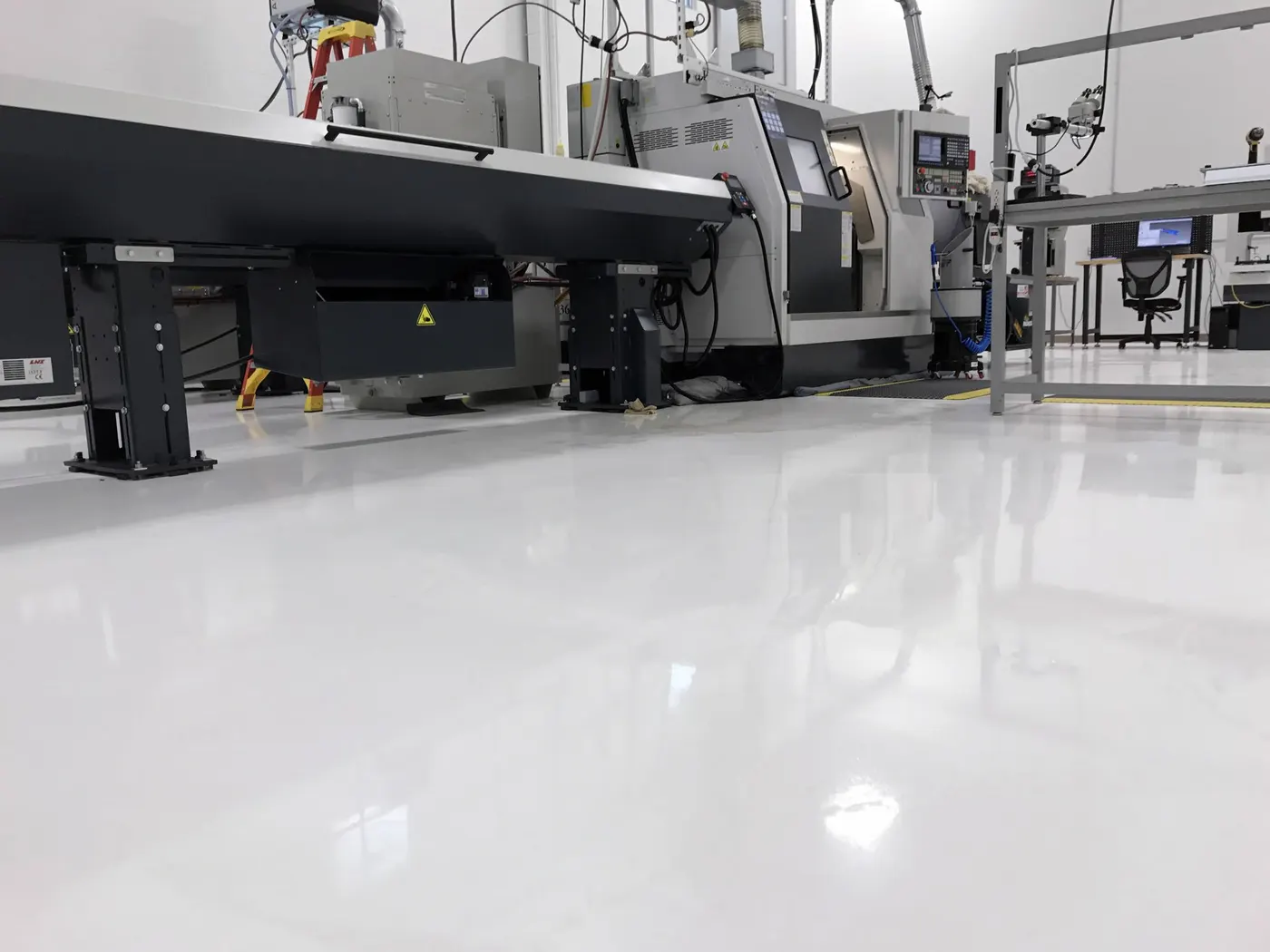 Machine Shop Floor &mdash; solid colour, high-gloss floor coating
