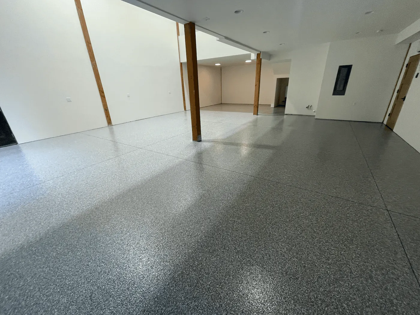 Open Shop Space, Granite Flake &mdash; full-broadcast flake floor coating