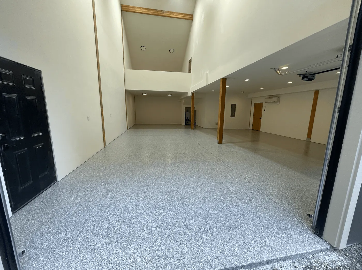 Open Shop Space, Granite Flake &mdash; full-broadcast flake floor coating