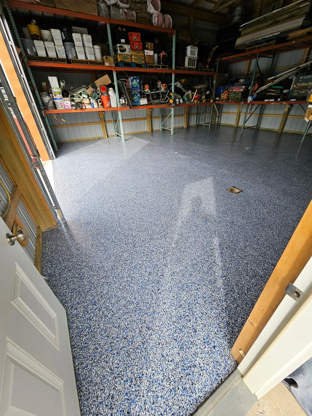 Detached Shop, Pewter Flake &mdash; full-broadcast flake floor coating
